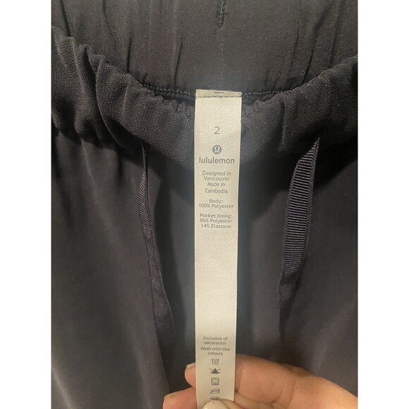 Lululemon On The Fly 7/8 black Pant size 2 - Picture 3 of 6